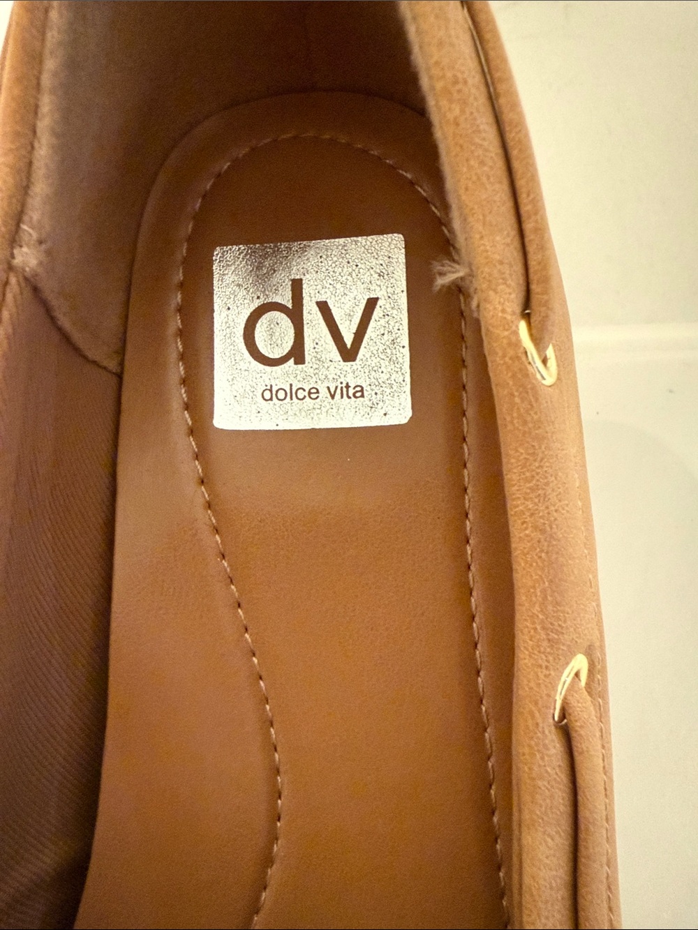 NWOT DV Dolce Vita Tan Slip On Classic Autumn Loafers Bow Top Faux Suede 9 - Picture 6 of 10